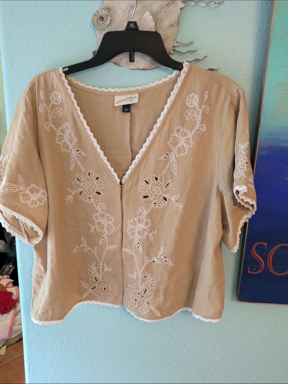 Universal Thread Beige Cotton Embroidered V-Neck Blouse with White Trim